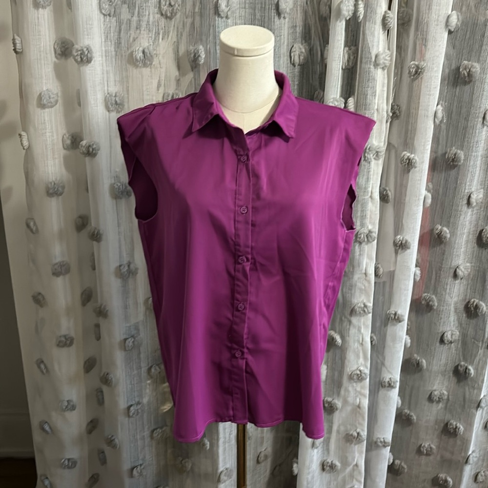 Purple Sleeveless Button Up with Shoulder Pads, size large